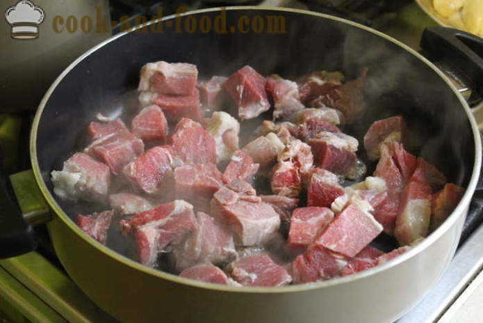 Кувана свињетина са рузмарином и крушке - како да кува укусно паприкаш свињетине, корак по корак са фото РЕЦЕП