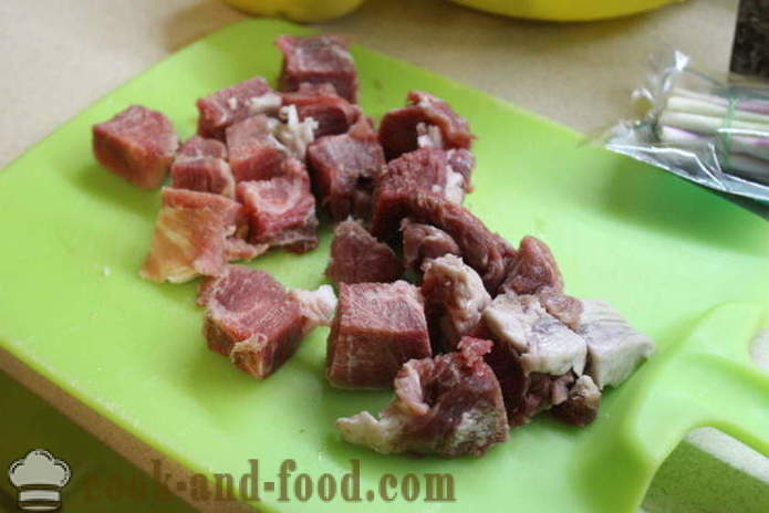 Кувана свињетина са рузмарином и крушке - како да кува укусно паприкаш свињетине, корак по корак са фото РЕЦЕП