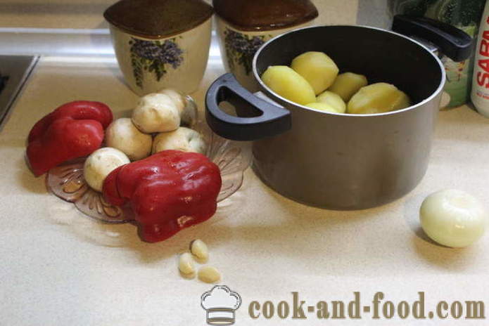 Топла печурака салата са кромпиром - како направити топли кромпир салату са печуркама, корак по корак рецептури фотографије