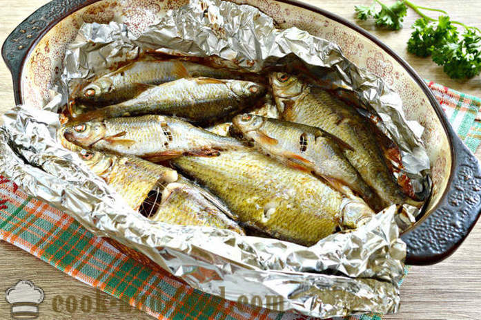 Ситна риба печена у рерни - како да кувају укусно малу речна риба, корак по корак рецептури фотографије