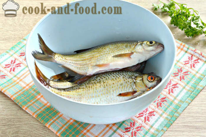 Ситна риба печена у рерни - како да кувају укусно малу речна риба, корак по корак рецептури фотографије