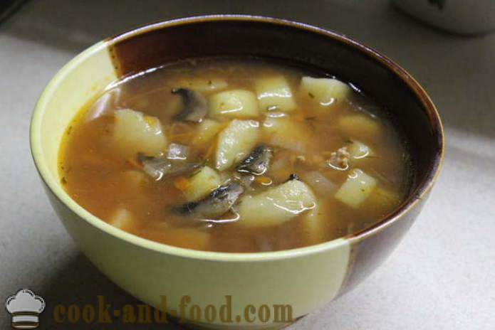 Сочиво супа са печуркама и сока од парадајза - Како да сочиво супа са парадајзом, корак по корак рецептури фотографије