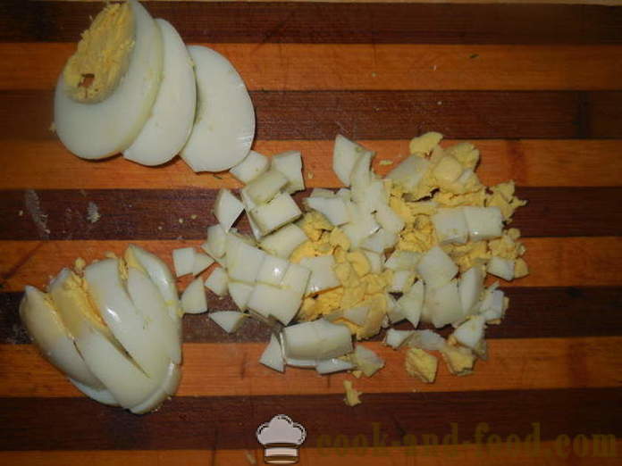 Торте са јајетом и лук у тигању - како да се пече бесквасни хлеб ролне, корак по корак рецептури фотографије