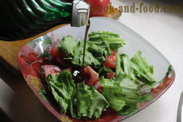 Укусна салата са руколом и парадајзом - како да припреми салату од руколом, корак по корак рецептури фотографије