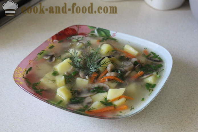 Чешка супа кромпир са печуркама - како да кувају чешки супу са печуркама, корак по корак рецептури фотографије