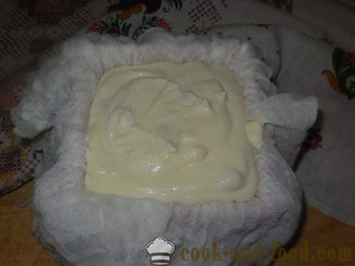 Кисело млеко Ускрс без сировина јаја - Како направити сир пасху сирове нафте, корак по корак рецептури фотографије