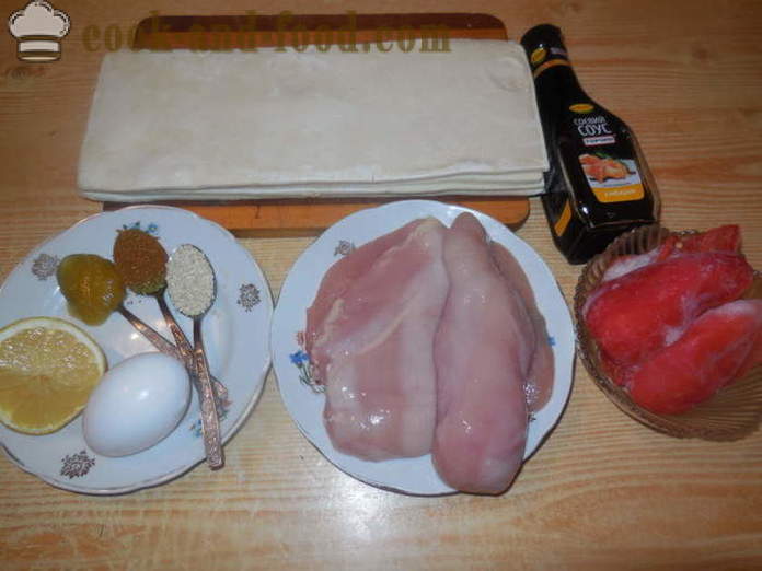 Пилетина у лиснатог теста у рерни на ражњиће - како да кува пиле на ражњиће, корак по корак рецептури фотографије