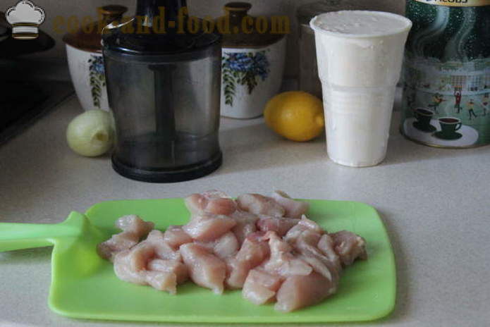 Ћуфте од млевеног Пилетина са пиринчем и киселом павлаком - како да кува ћуфте од млевеног пилетине и пиринча, са корак по корак рецептури фотографије