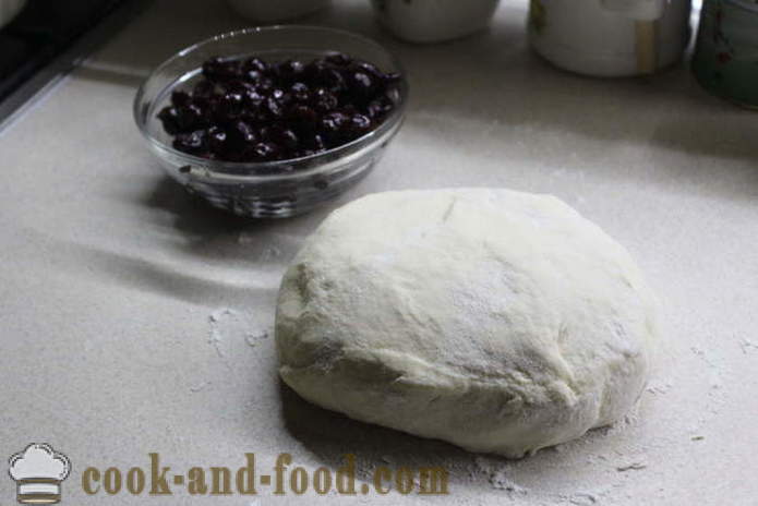 Тесто за кнедле са квасцем - Како се припремити тесто за кнедле у хлеб кафу, корак по корак рецептури фотографије