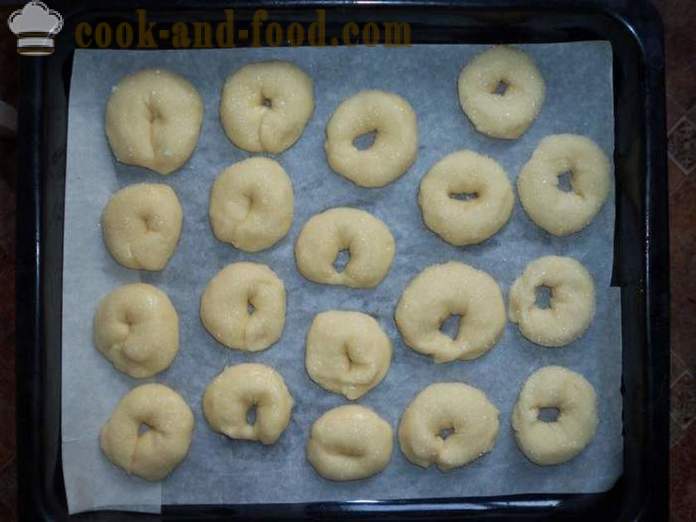 Домаћи колачи на кефир - како да се пече колаче са кефира у журби, корак по корак рецептури фотографије