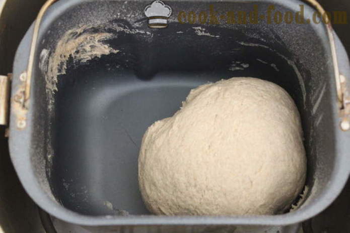 Рустик хлеб у реду за хлеб произвођача из ражи и целог пшеничног брашна - како да хлеб од различитих врста брашна у хлеба за кафу, корак по корак рецептури фотографије