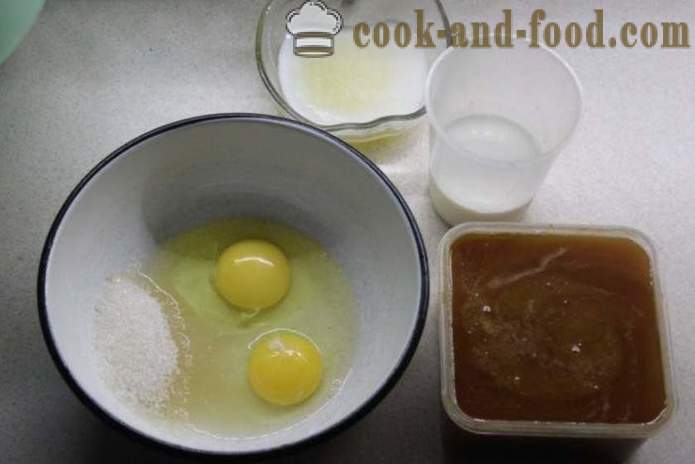 Једноставна медењак са ђумбиром - како да кува торту са медом и ђумбиром у рерни, са корак по корак рецептури фотографије