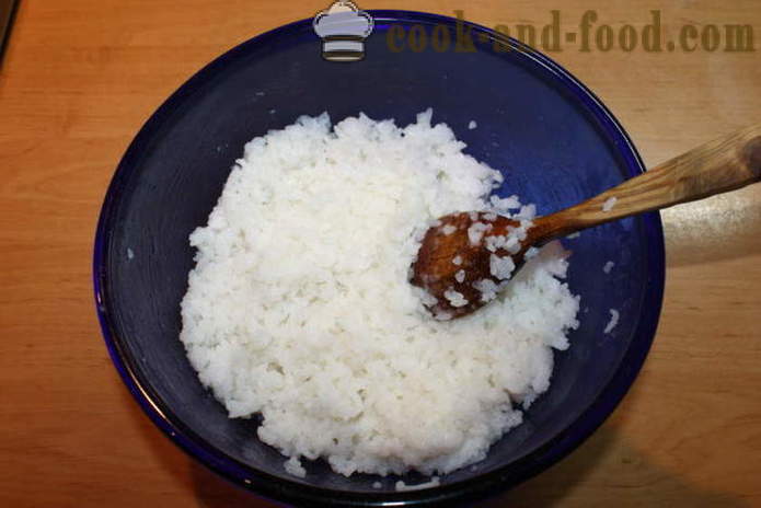 Најбољи суши пиринач са пиринач сирћета - како да кува пиринач за суши у кући, корак по корак рецептури фотографије