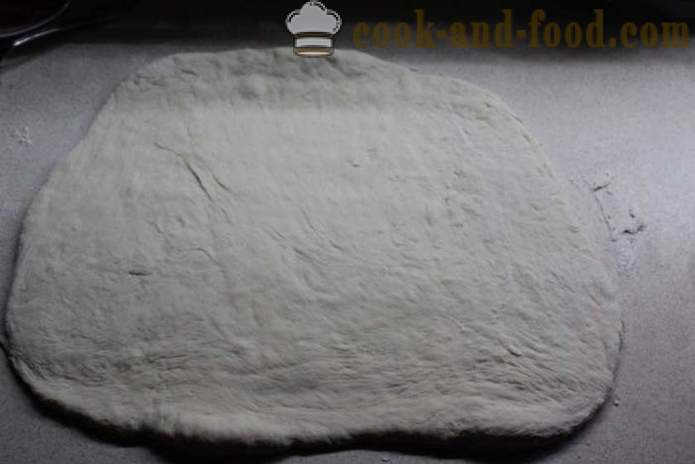 Стромболи - пица ролна квасцем тесто, како да пицу у ролну, корак по корак рецептури фотографије