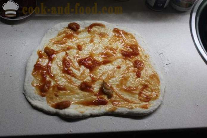 Стромболи - пица ролна квасцем тесто, како да пицу у ролну, корак по корак рецептури фотографије