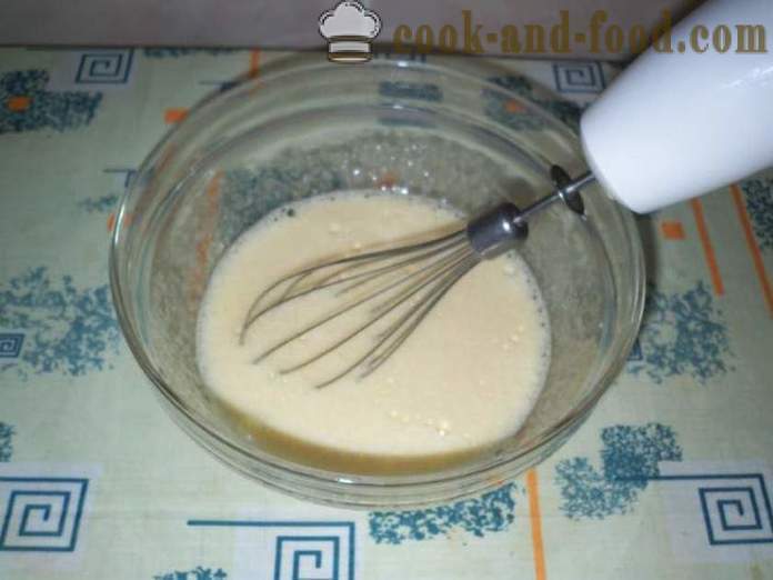 Једноставна кекс на јогурта са сувим грожђем у силиконских калупа - Како направити колаче на јогурт код куће, корак по корак рецептури фотографије