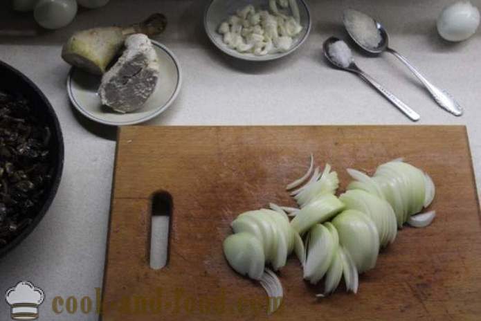 Слојевита салата са печуркама, грудима и ананаса - Како направити Ананас салата са пилетином, корак по корак рецептури фотографије