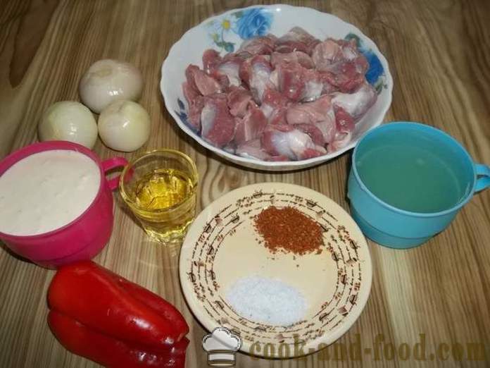Комора пилетина динстани у крем сосу у тигању - како да кува а укусне пилеће коморе, корак по корак рецептури фотографије