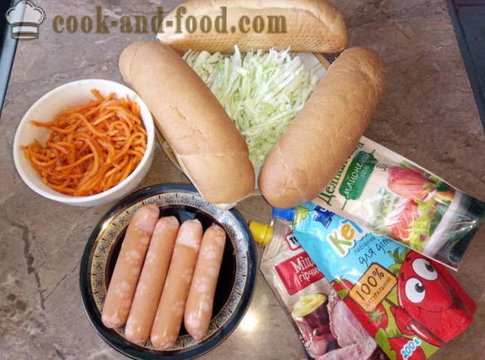 Делициоус хот-дог с кобасицом и поврћем - Како направити хот дог код куће, корак по корак рецептури фотографије