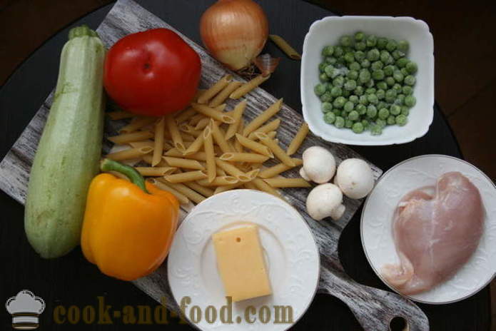 Италијански домаћа тестенина са пилетином, поврћем и сиром - како да кувају Италиан паста код куће, корак по корак рецептури фотографије