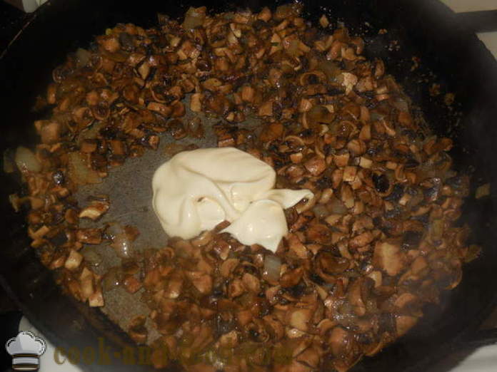 Компот печурке у крем сосу у тигању - како да кувају печурке у павлаци, корак по корак рецептури фотографије