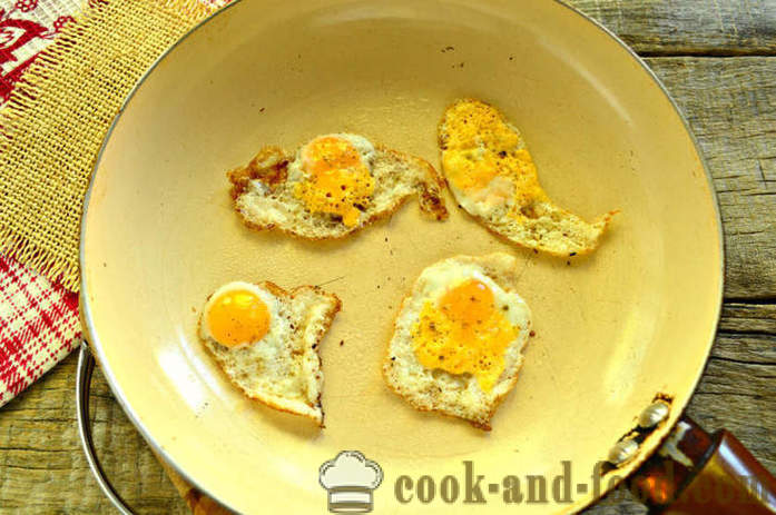 Француски тост са јајетом и зеленила на тигању - како да наздравим са јајетом за доручак, корак по корак рецептури фотографије