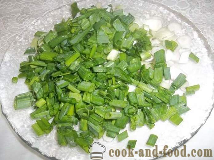 Укусна салата од ротквице са јајетом и зеленом лука - како припремити салату од ротквице, корак по корак рецептури фотографије