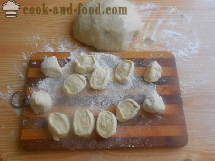 Посна кнедле са сировим кромпиром и луком - како да кувају кнедле са сировим кромпиром, корак по корак рецептури фотографије