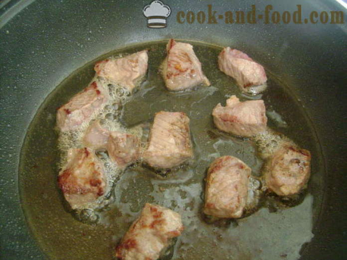 Печење са месом и кромпиром у рерни - како да кува кромпир у лонац са месом, корак по корак рецептури фотографије