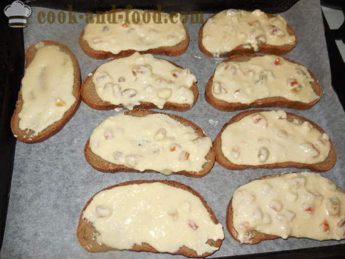 Лази сира од хлеба са сиром, сувим кајсијама и киви - као лења баке цхеесецаке са сиром, корак по корак рецептури фотографије