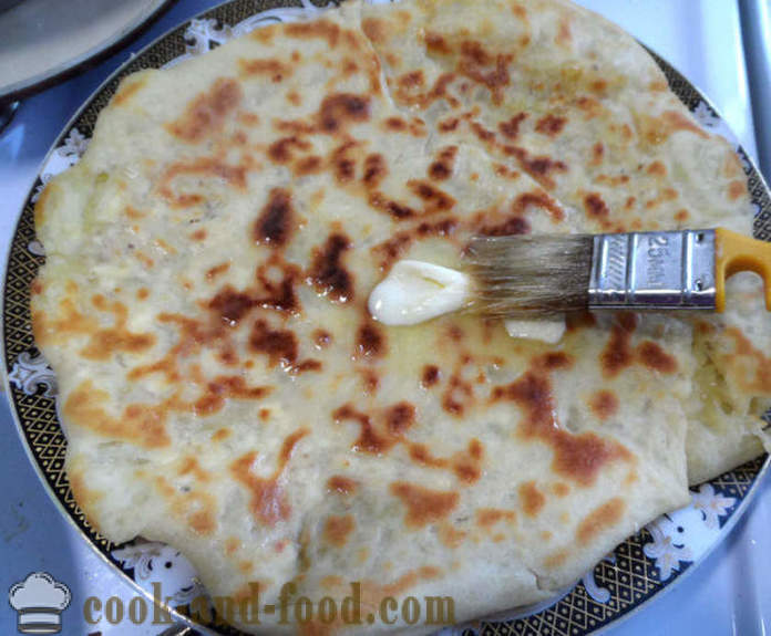 Гозлеме Турски хлеб са месом или сиром, зеленила и кромпира - како да кува турске кифле, корак по корак рецептури фотографије