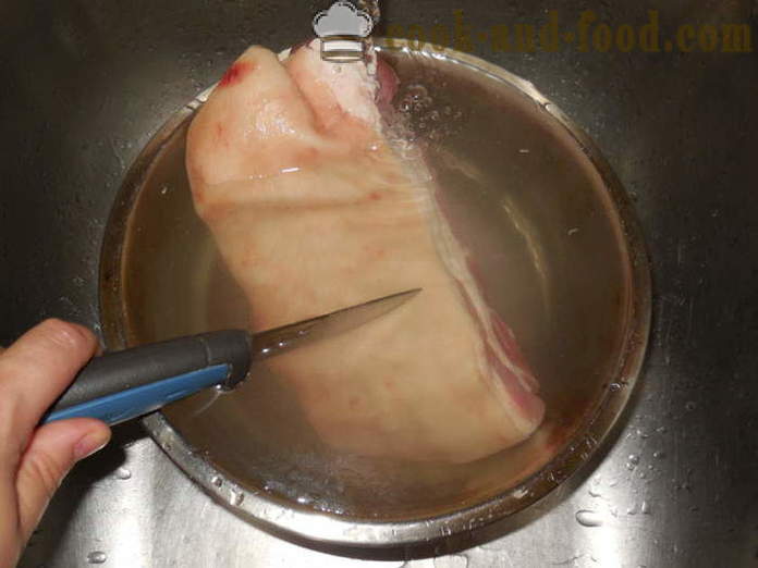 Кувана свињетина подцхеревка мотати у рукаву - како да кувају укусно векну свињског трбушне марамице, корак по корак рецептури фотографије