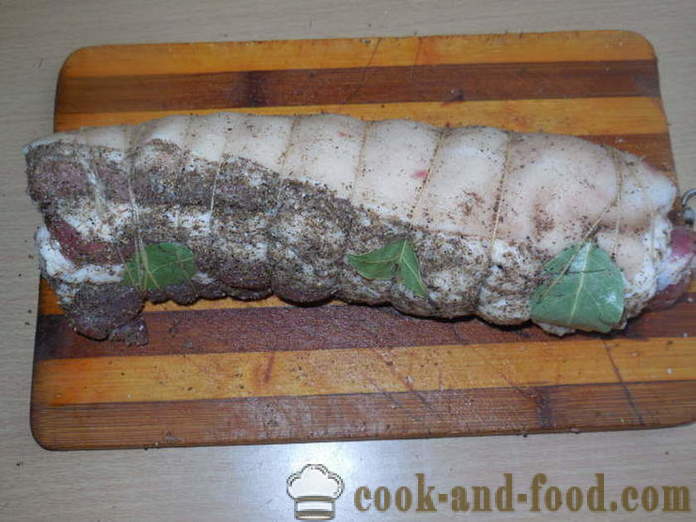 Кувана свињетина подцхеревка мотати у рукаву - како да кувају укусно векну свињског трбушне марамице, корак по корак рецептури фотографије