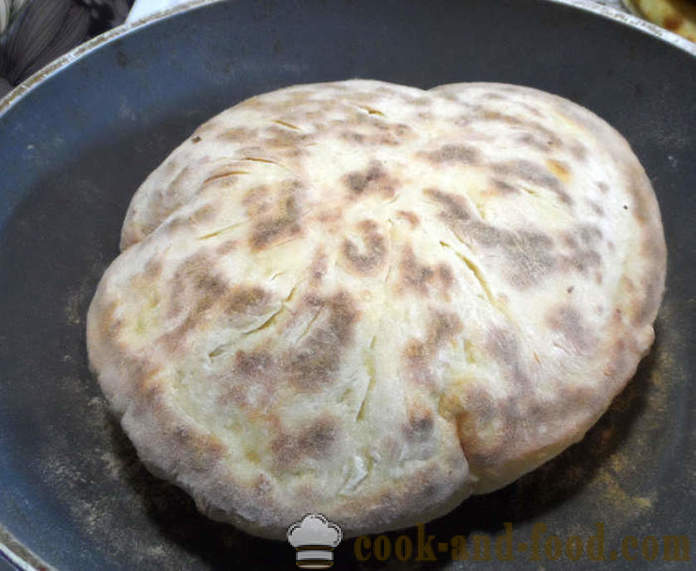 Хачапури у Имерети сира - како да тортиље са сиром у тигању, корак по корак рецептури фотографије