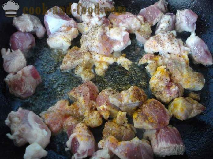 Поврћа паприкаш са месом и кромпиром и купусом - како да кува поврћа паприкаш са месом и поврћем, са корак по корак рецептури фотографије