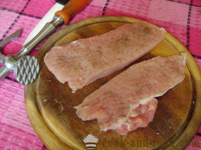 Свињетина шницла са луком - како да кува шницла од свињетине, са корак по корак рецептури фотографије
