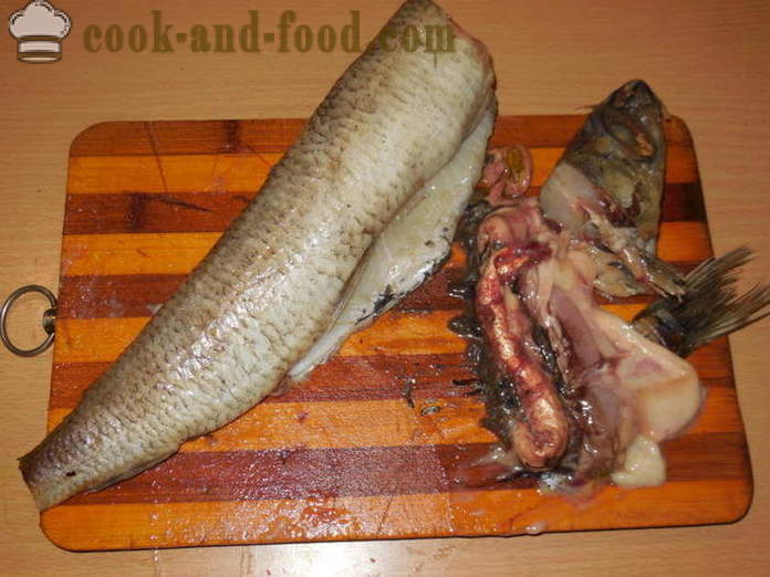Укусно пуњена риба - како да кува пуњене млевено рибу и пиринач, са корак по корак рецептури фотографије