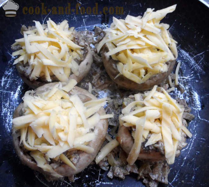 Печени пуњене печурке - како припремити пуњене печурке у рерни, са корак по корак рецептури фотографије