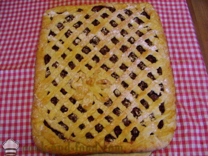 Оутдоор квасац колач са вишњама - како да кува торту са трешње у рерни, са корак по корак рецептури фотографије