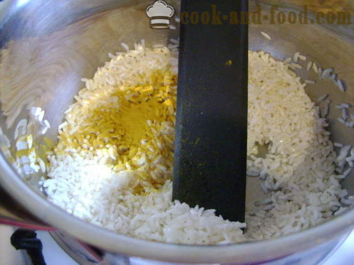 Куваног пиринча са куркума - како да кува пиринач са куркума, корак по корак рецептури фотографије