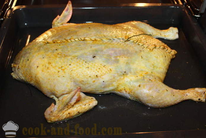 Пилећи пуњени палачинке у рерни - како да кува пиле пуњене палачинке без костију, корак по корак рецептури фотографије
