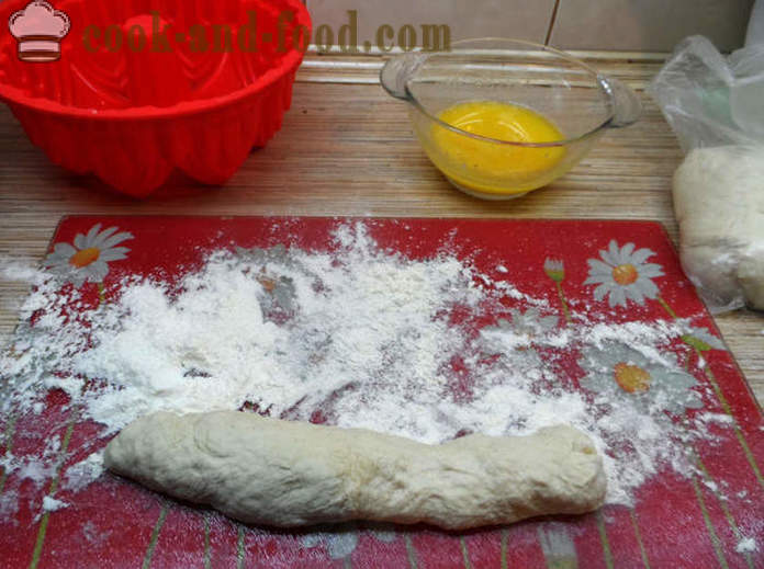 Монкеи хлеб са белим луком и уљем - како би мајмун хлеб, корак по корак рецептури фотографије
