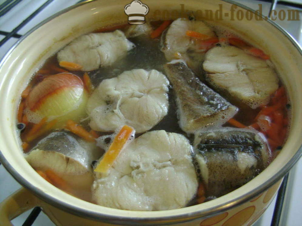 Посна рибља чорба од Хаке са пиринчем - како да кувају рибљу чорбу са Хецк, корак по корак рецептури фотографије
