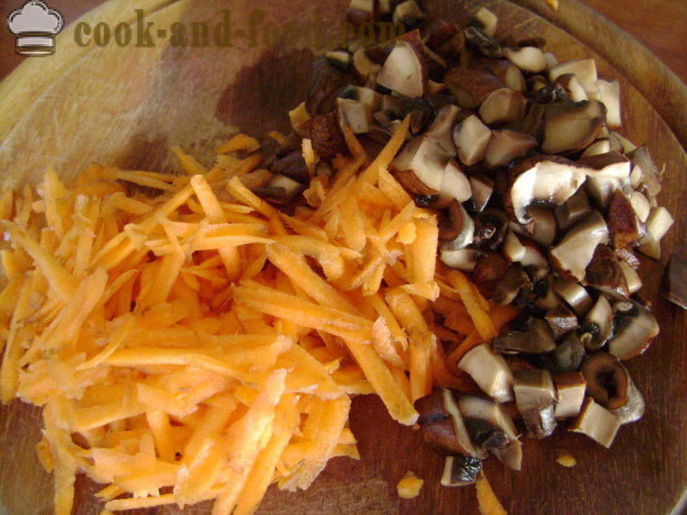 Пуњене паприке и тиквице са пилетином и печуркама - као пуњене паприке и тиквице са млевеним месом, корак по корак рецептури фотографије