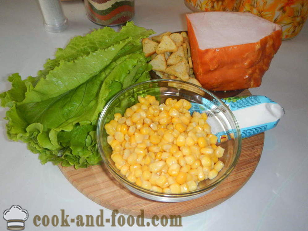 Укусно салата са кротони и кукуруза - како припремити салату са кротони и кукуруза брзо, корак по корак рецептури фотографије