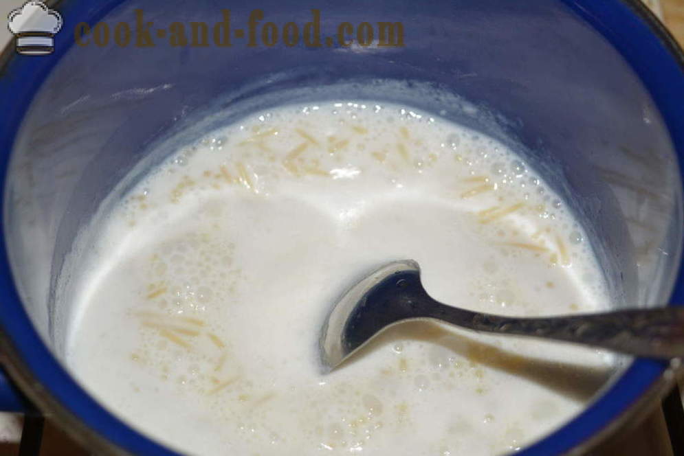 Млеко резанци за децу - како скухати млека резанце у тепсији, корак по корак рецептури фотографије