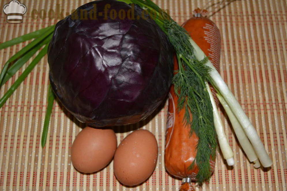 Једноставна салата од црвеног купуса са мајонезом - како припремити салату од црвеног купуса, корак по корак рецептури фотографије