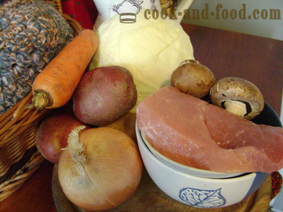 Кувана купус са кромпиром, пилетином и печуркама - како укусно да кува динстаног купус, корак по корак рецептури фотографије