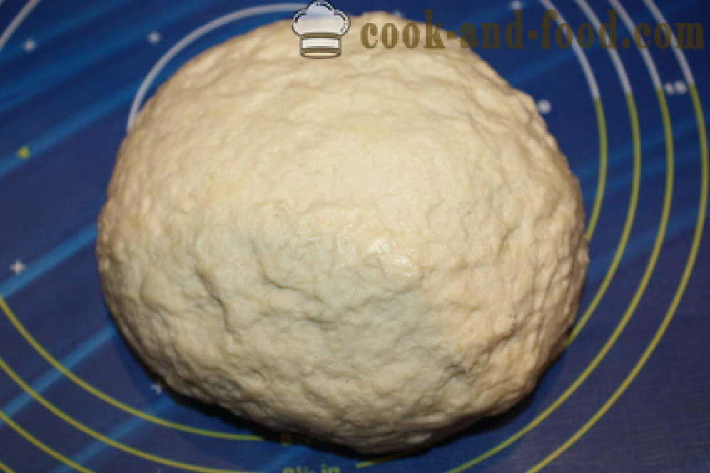 Путер квасац тесто за пецива и колача - Како направити маслац величанствен квасца тесто, корак по корак рецептури фотографије