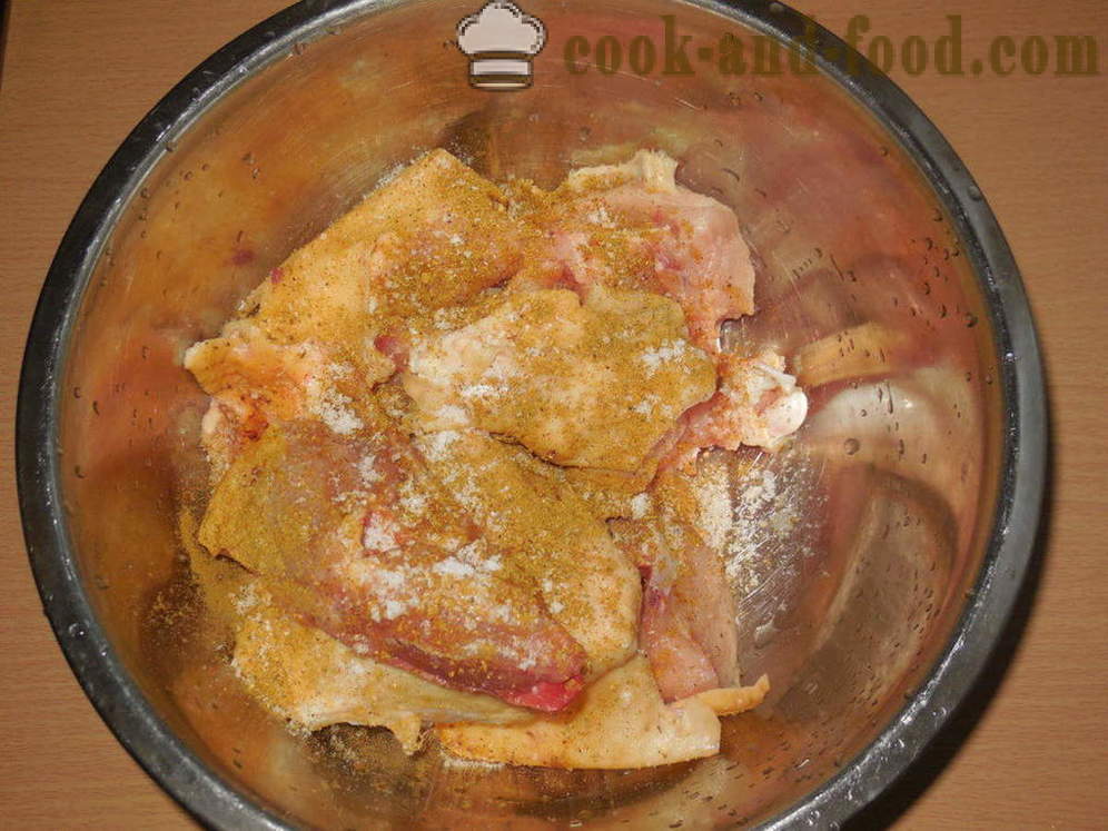 Кувана пилетина у лонцу у рерни у сопственом соку - како да се пече пиле у лонац са поврћем, корак по корак рецептури фотографије